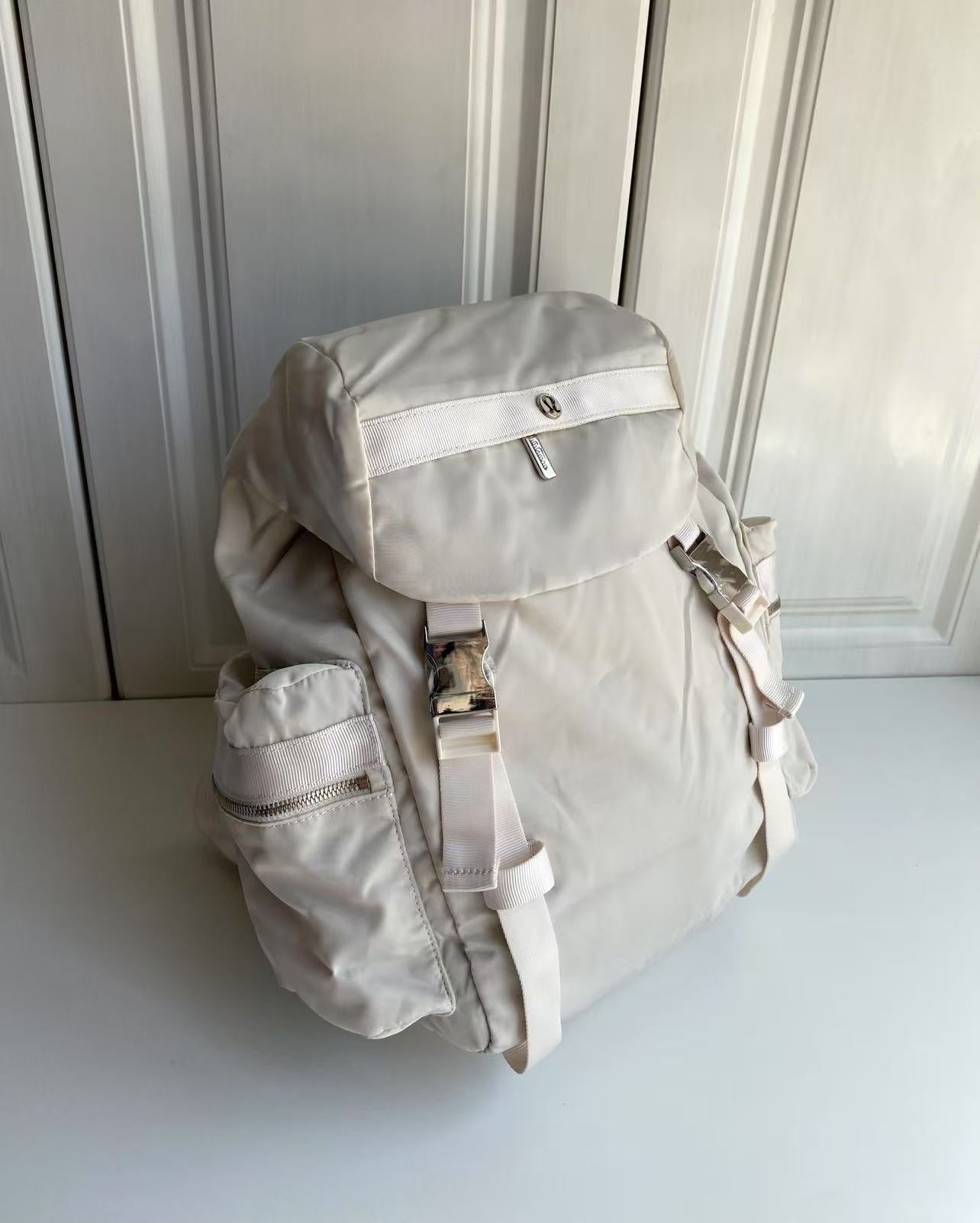 Wunderlust 14L Backpack (white)