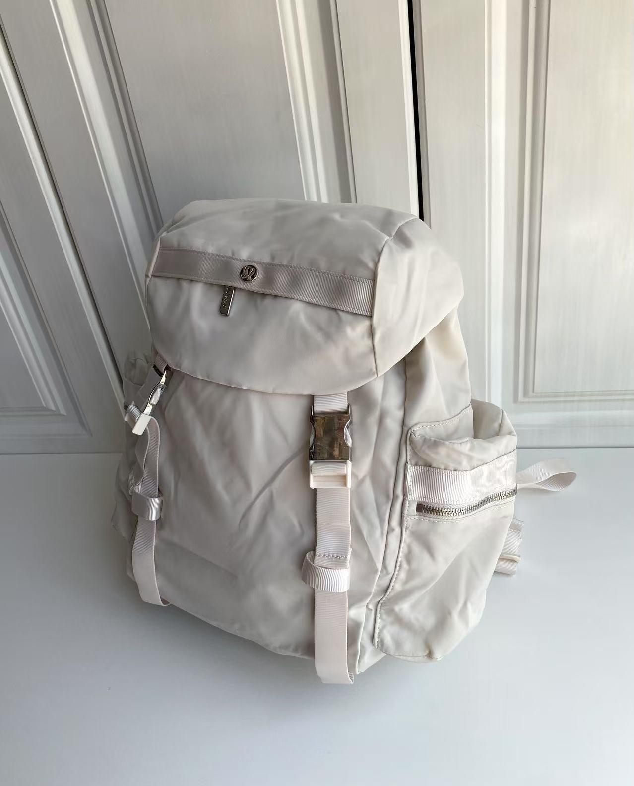 Wunderlust 14L Backpack (white)