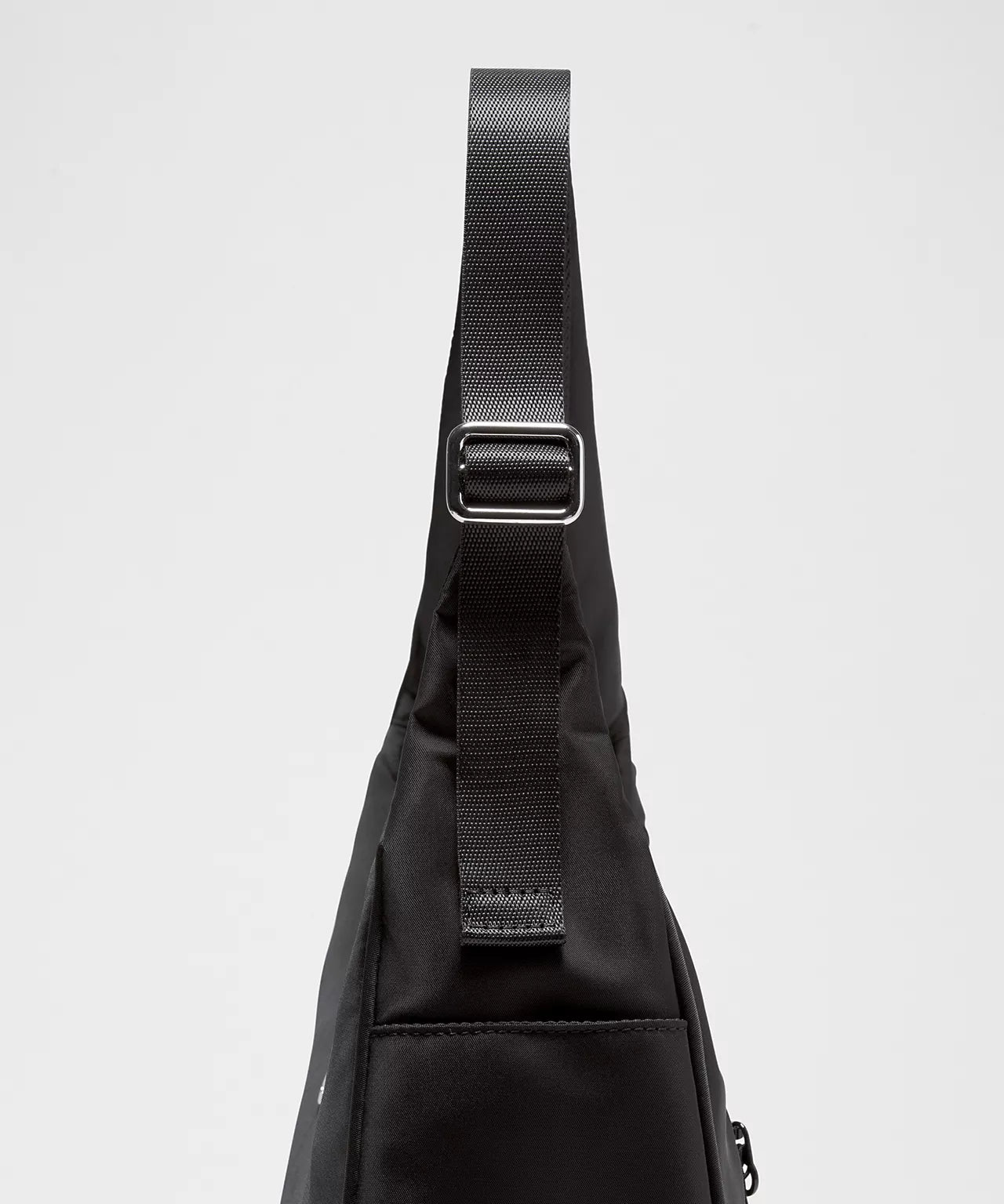 City Essentials Shoulder Bag 4L