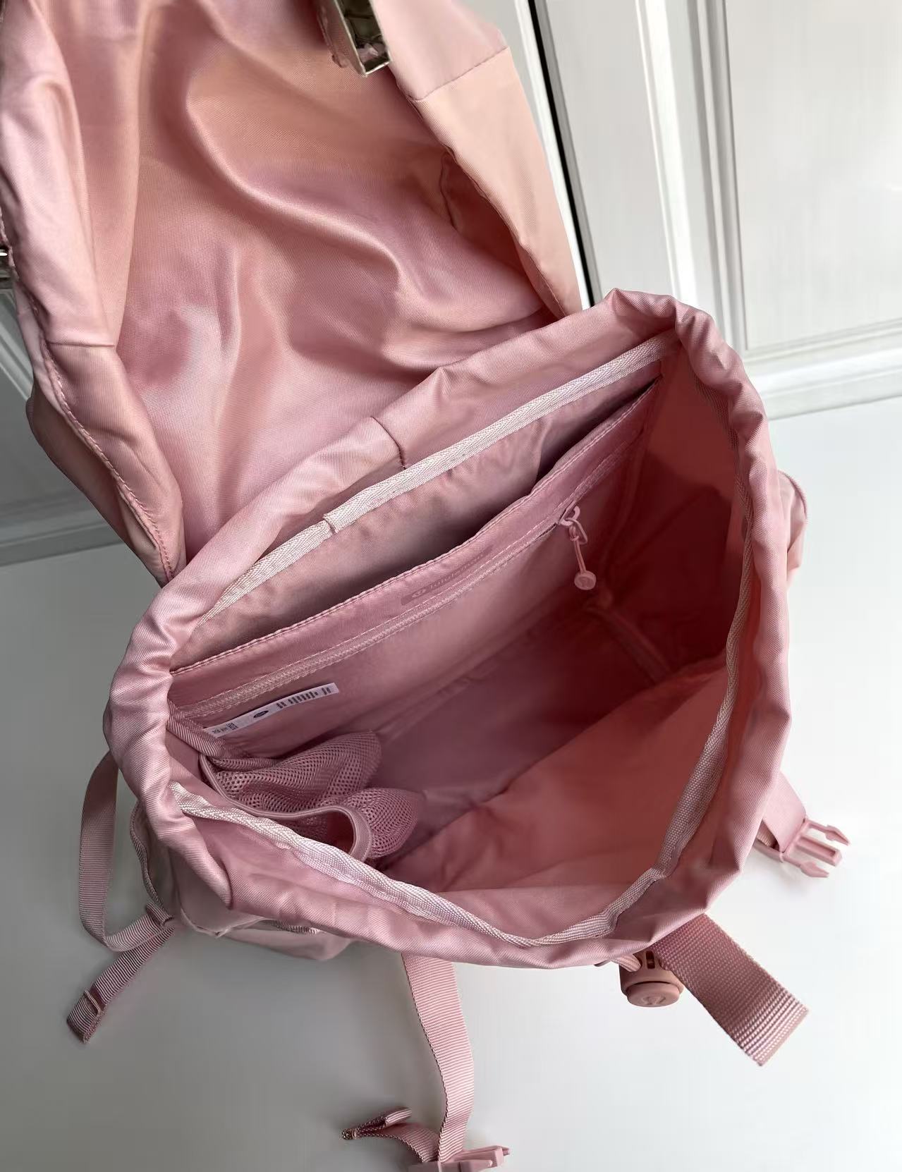 Wunderlust 14L Backpack (pink)