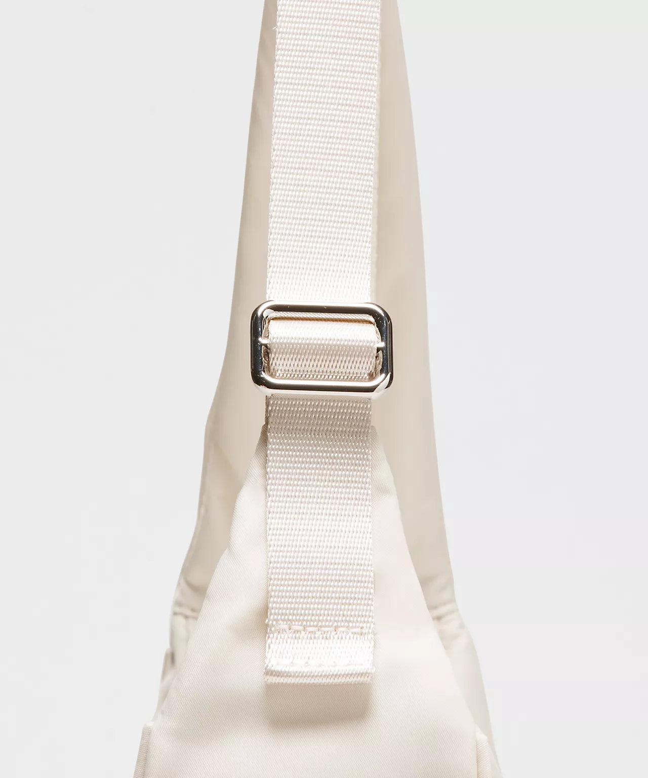 City Essentials Shoulder Bag 4L